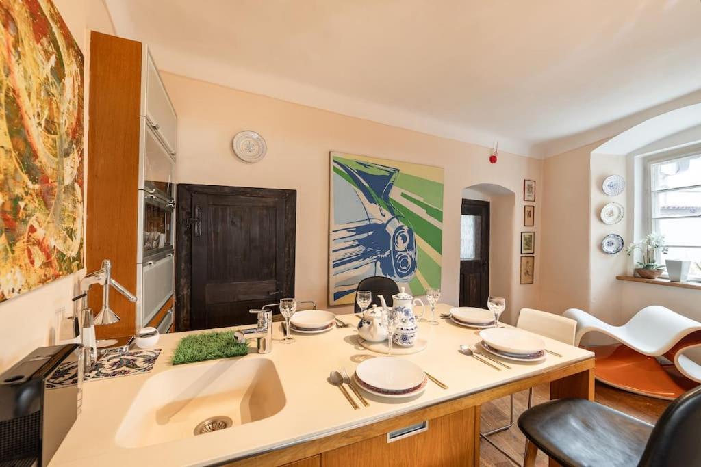 Apartament 18th Century Under Castle