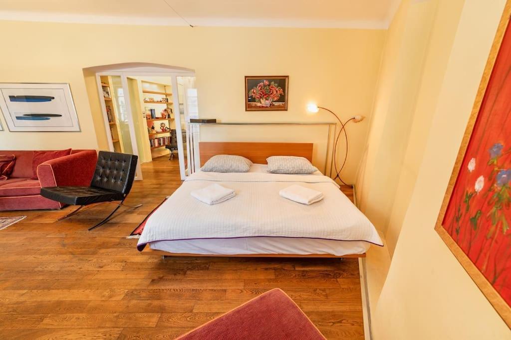 18th Century Under Castle Apartament Praga